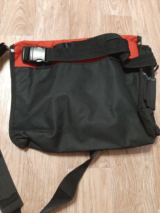 Рабочая сумка для инструментов.