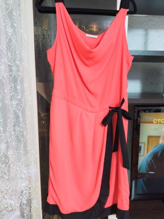 Продам платье женское