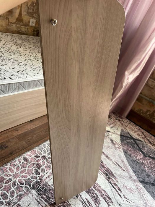 Стол,этажерка,полка,кровать