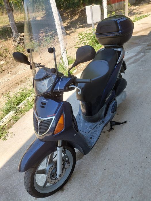 Honda SH-150 скутер