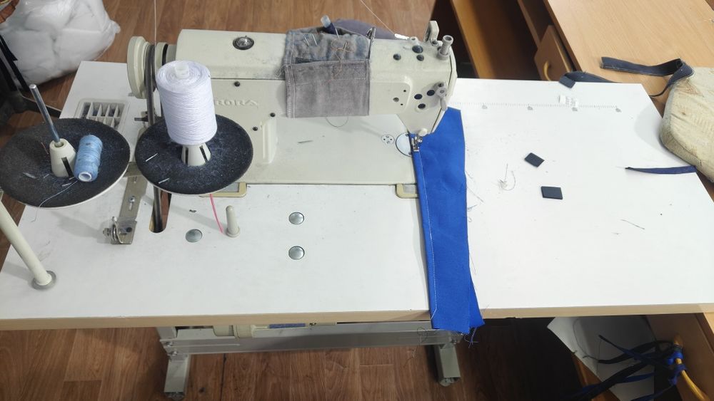 Швейная машина Аврора