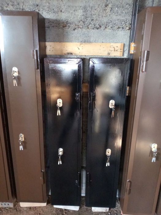 Сейф металлический, тройка