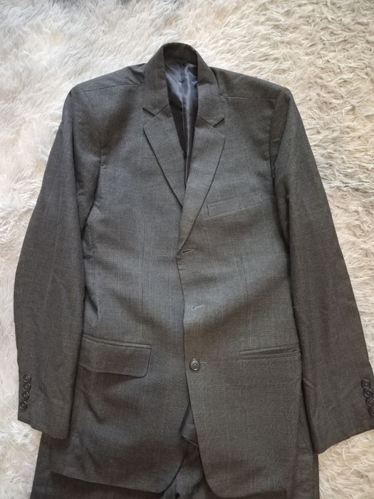 Продам 2 костюма 48раз