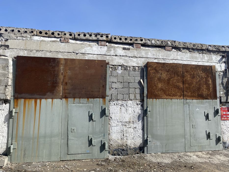 Продам сто в городе