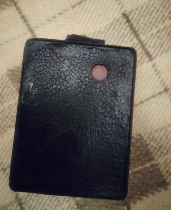 Kodak box 620
Подходящ за декорация и колекции.
Апарата е работещ блендата се отваря перфектно.