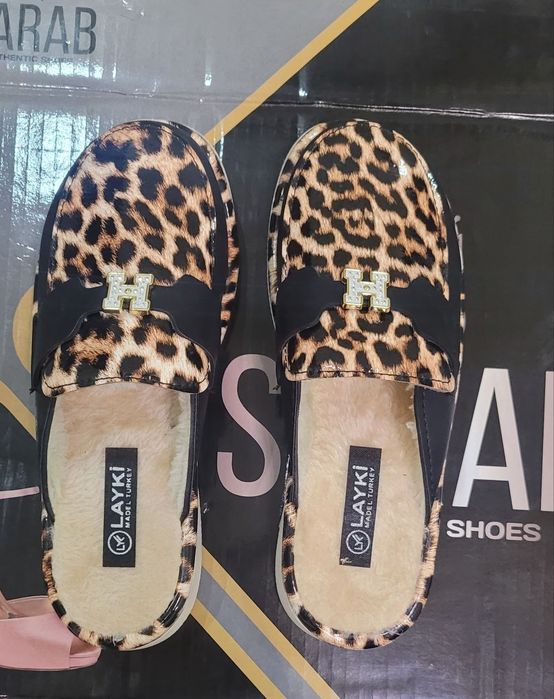 Yangi oyoq kiyim sotiladi xamyonbop narxlarda