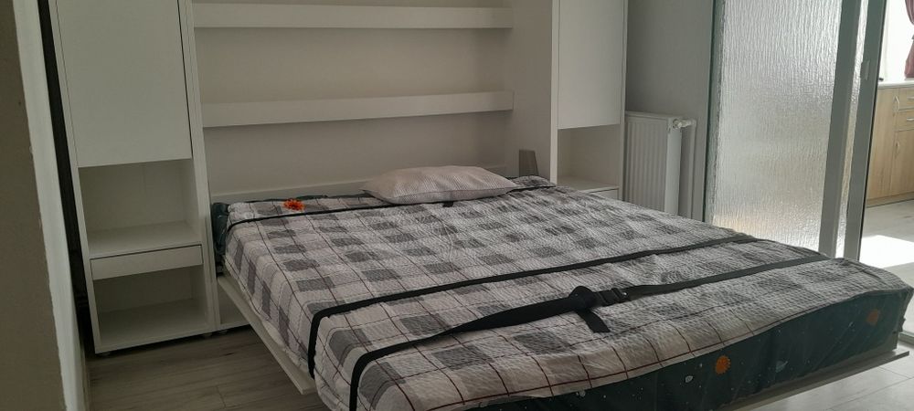 Închiriez garsoniera