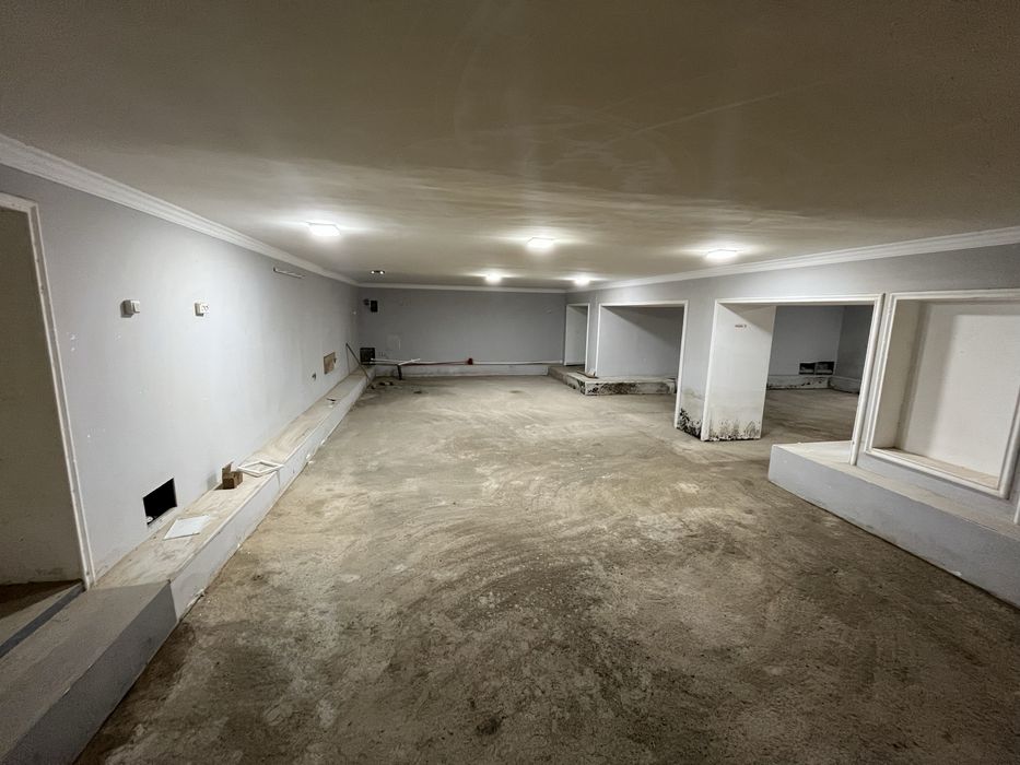 Podval arendaga beriladi SKLAD Atib foydalansa Boʻladi RAY SENTIR