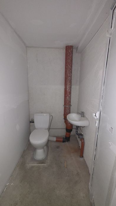 Дава се под наем Промишлена сграда в Перник, Мошино - 700 кв.м за 3500 € - Снимка #8