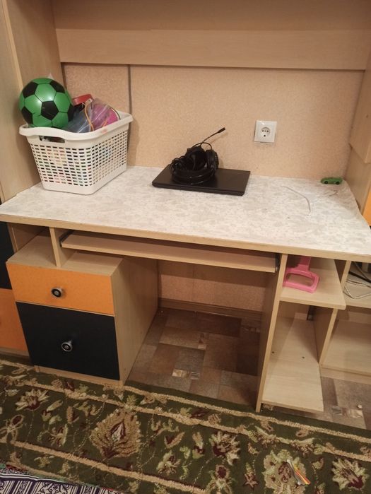 Детская гарнитура (шкаф) + стол