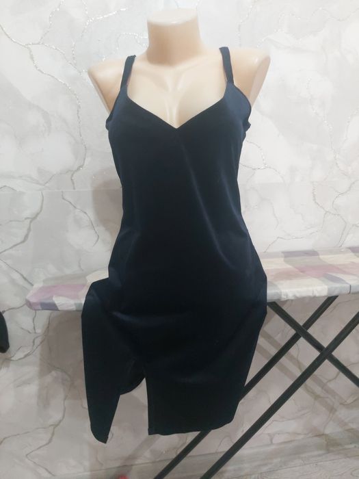 Женские  платья разные