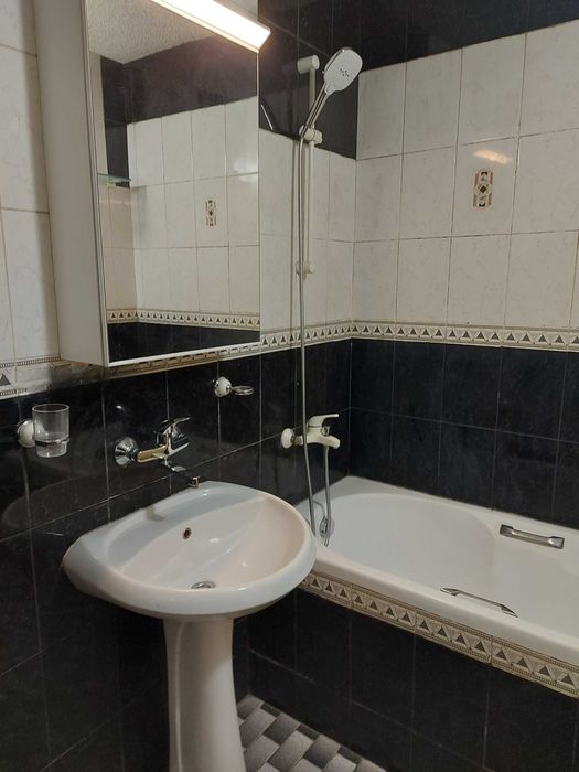 Дава се под наем Многостаен апартамент в София, Оборище - 146 кв.м за 1300 € - Снимка #6