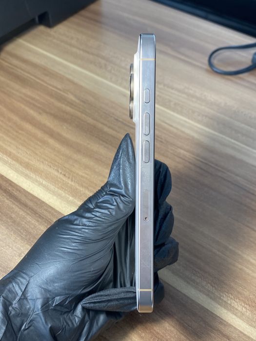 iPhone 16 Pro• 128 GB • Desert Titanium