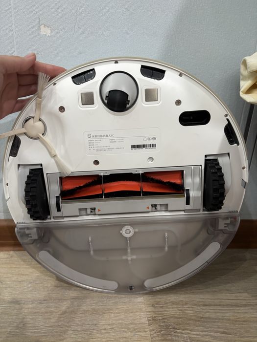 Робот пылесос Xiaomi Mi Robot Vacuum-Mop SKV4093GL