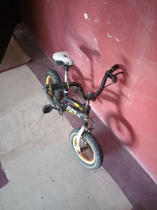 4 yoshdan 6 yoshgacha bo'lgan bolalarga böladıgan oyoq kıyımlar