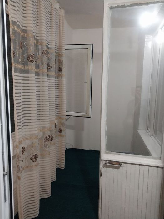 Срочно Продам квартиру Чиланзар Метро  16 квартал 2х комнатная