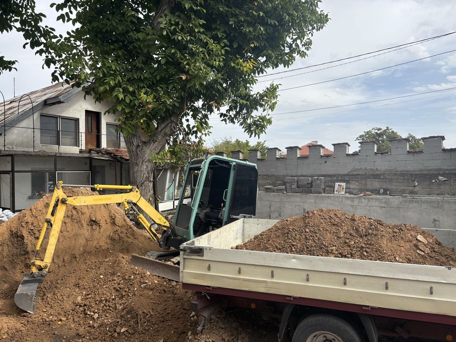 Изкопни услуги с мини багер