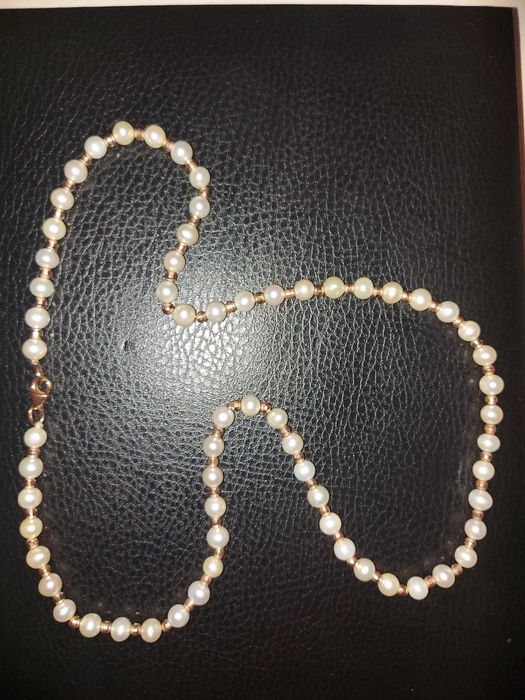 Нить жемчуга с золотом . 50 см