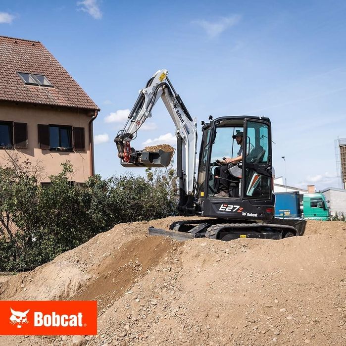 Inchiriez miniexcavator bobcat cu picon
