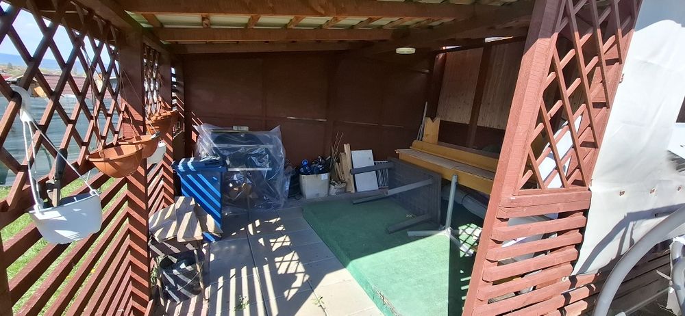 Cabana si teren 660 m²