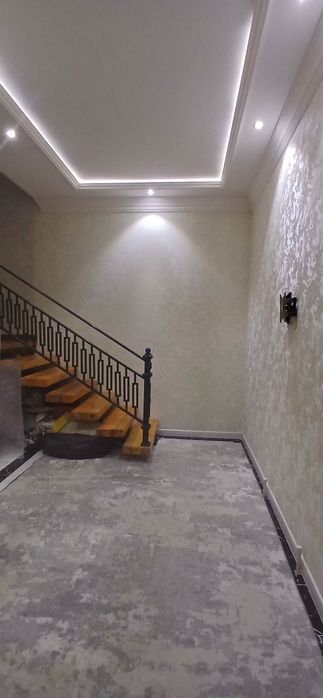 Ховли сотилади..