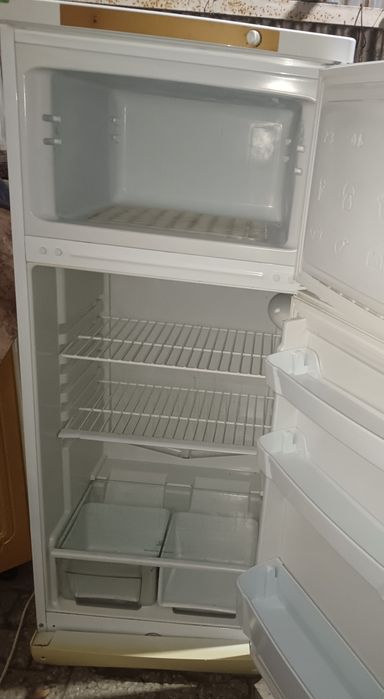 Холодильники продам