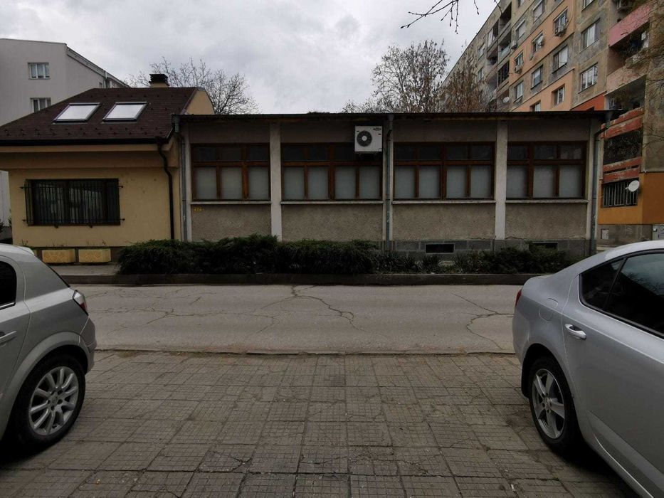 Продавам къща в гр. Пловдив, кв. Кършияка срещу Планет клуб!