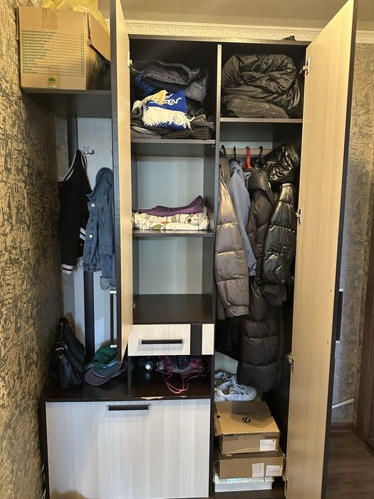 Продается Шкаф прихожая