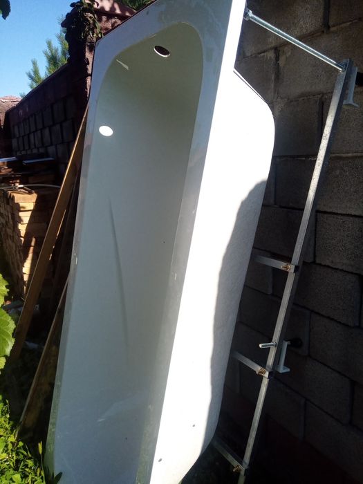 Продам ванну акрилвую новую 180 длина фирмы глория недорого