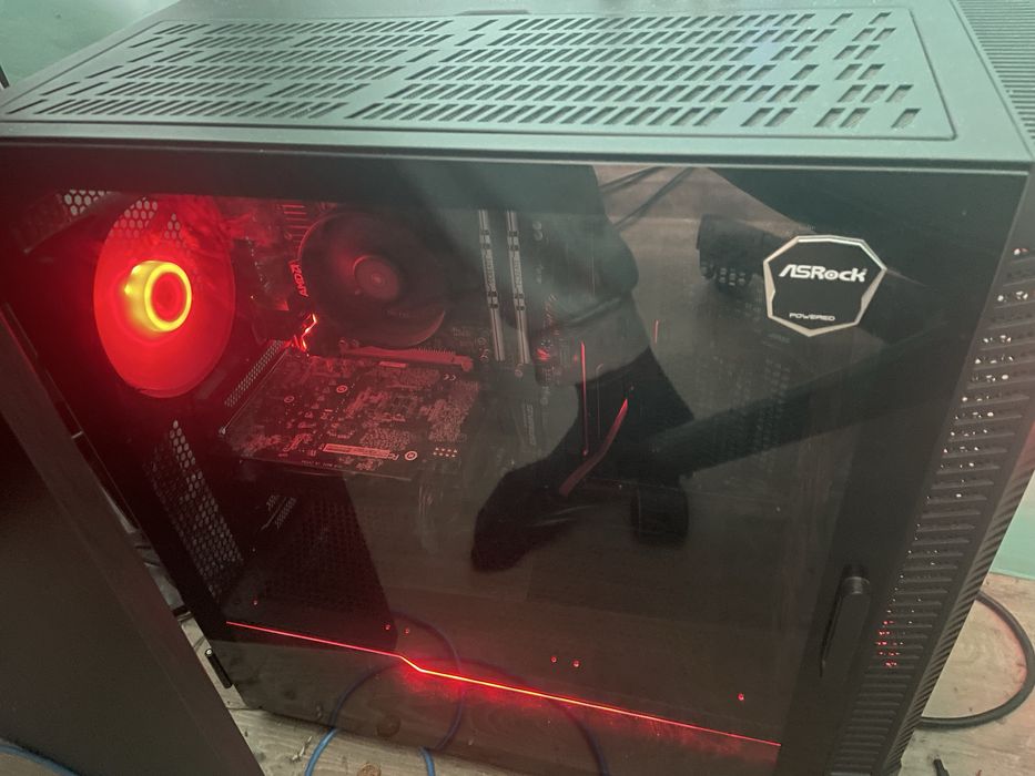 Продавам геймърски компютър