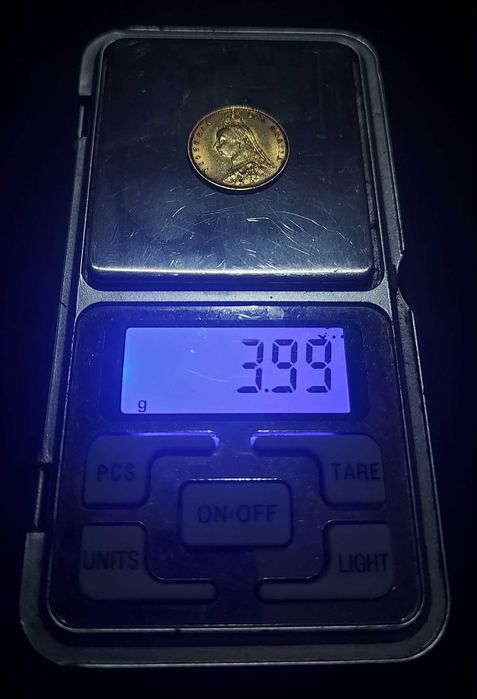 1/2 суверен Виктория със щит