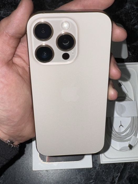 Iphone 16 pro почти новый