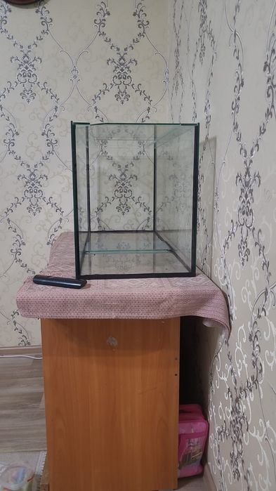 Стол в гтличном состоянии можно для компа