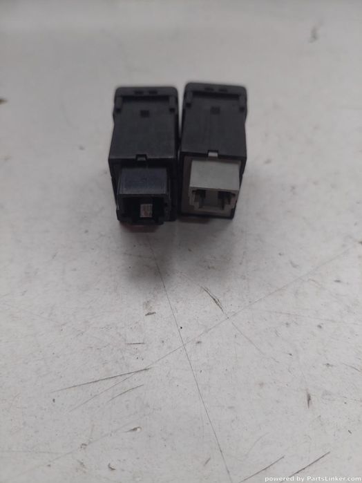 Butoane Nissan Qashqai Ii (J11, J11_) [ 2013 - > ] Oem F61104