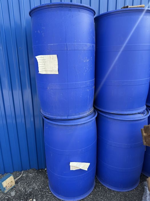 Бочка 250л платиковые.