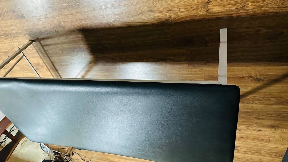 Кушетка для массажа и косметологии