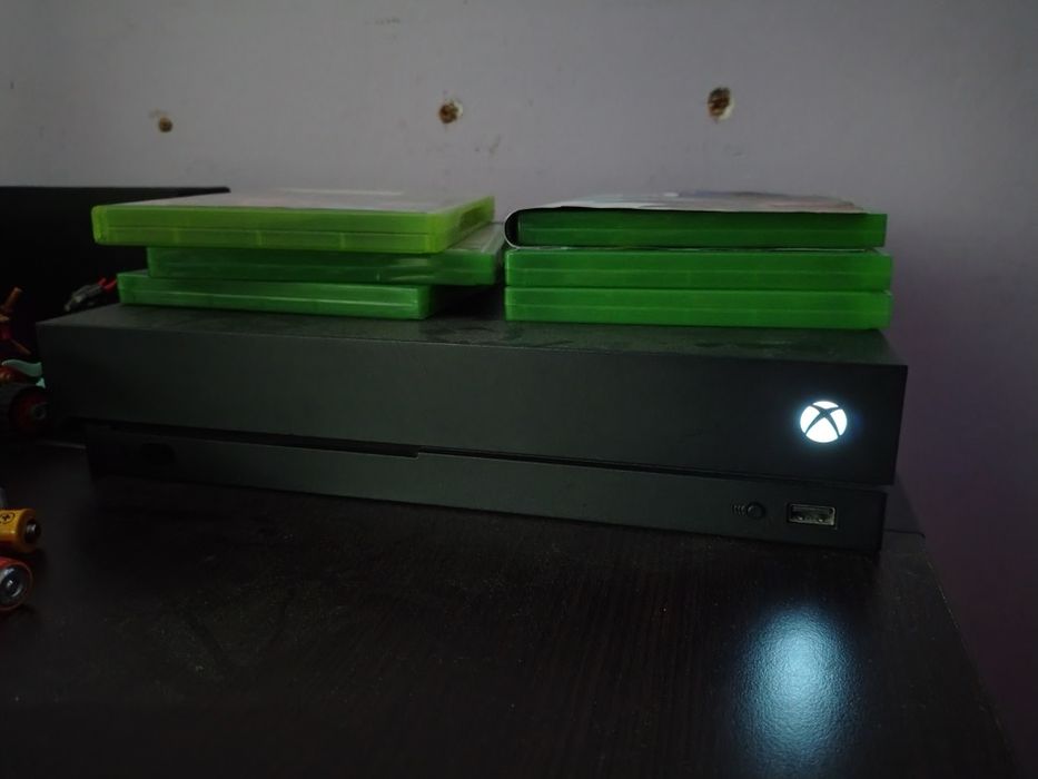 Consola Xbox One X 1TB