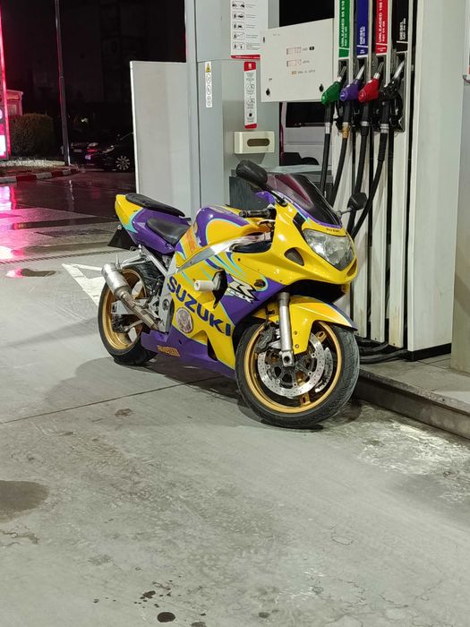 Продавам мотор Suzuki GSX-R 600 k3 alstare