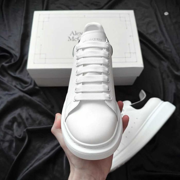 Adidasi Alexander Mcqueen Alb Negru 40-45