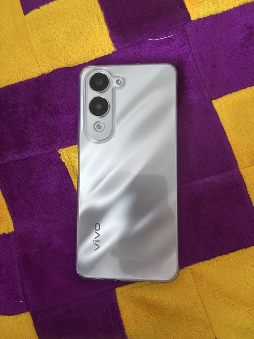 Vivo Y04 телефон