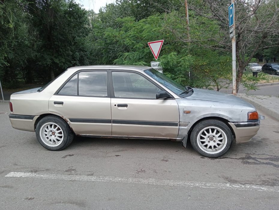 Мазда 323 срочно сатылады