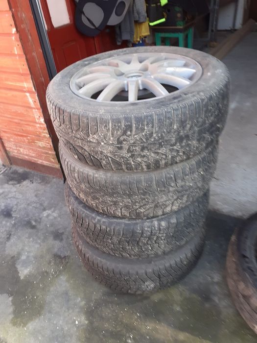 Vînd 4 roti si roata de rezerva