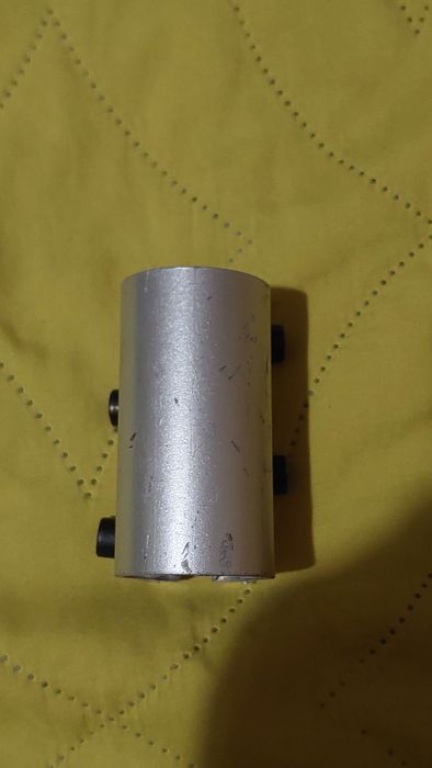 Зажим на трюковой самокат