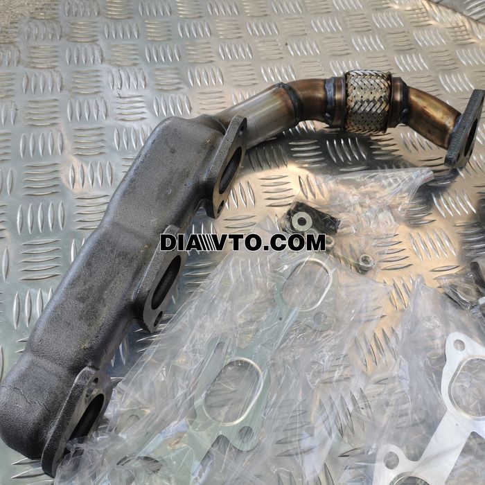 НОВИ ляв и десен изпускалтелен колектор Mercedes OM642 3.0 V6 CDI W164 W211 W221 W204