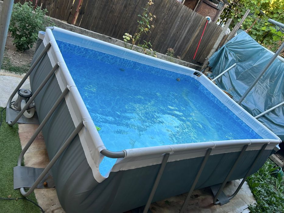 Piscina cu cadru metalic