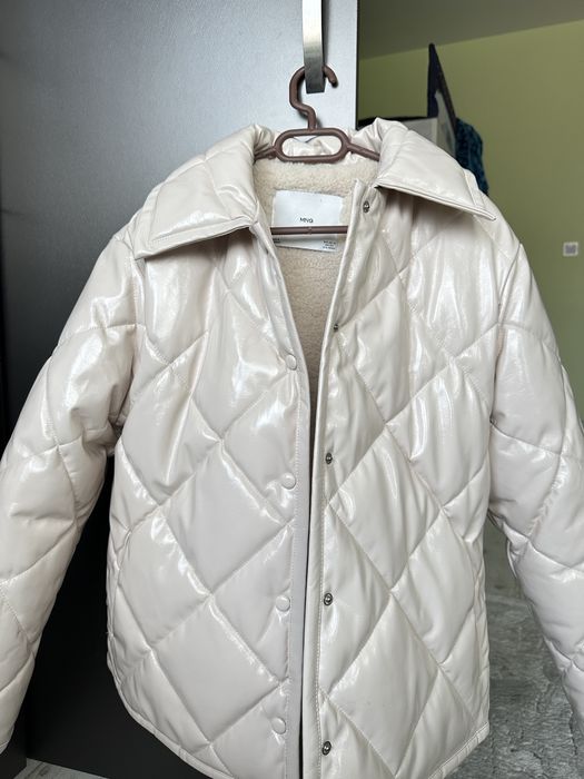 Зимно подплатено яке