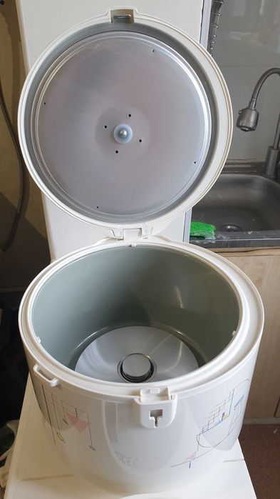 Пароварка. Новая. В упаковке.