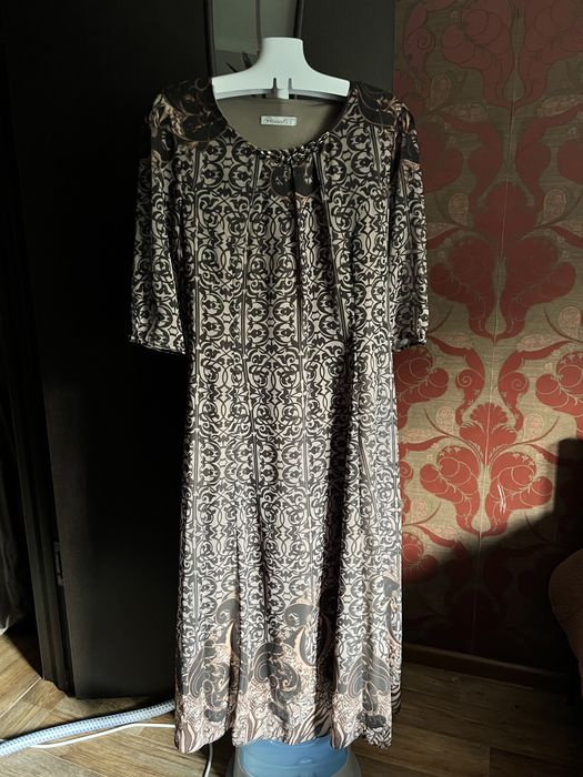 Продам женские платья