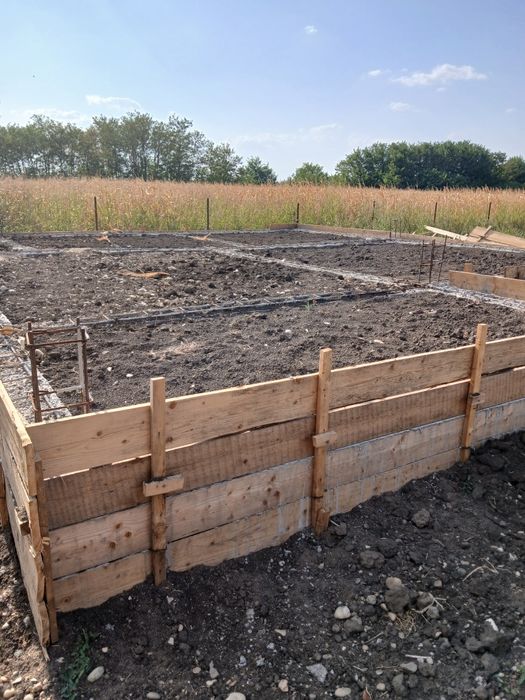 Executam zidărie tencuieli zugrăveli rigips izolații acoperișuri