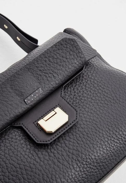 Продам кожаную сумку Furla модель Capriccio